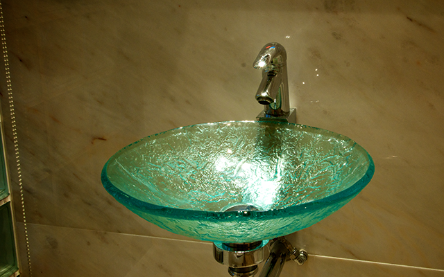 EA_2 Capture of a high quality sink in one of the Edinburgh Apartment properties