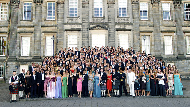 hopetoun_MD Graduation ball group photo at Hopetoun House Edinburgh